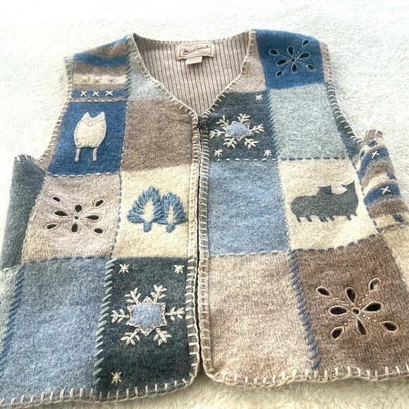 Woolrich Vintage Sz M  100% Wool Zip Snowflake Winter Patchwork Sweater Vest 90s - Picture 1 of 16